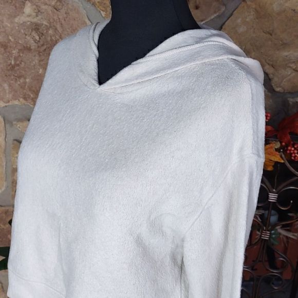 Rue21 Faux Fleece Cropped‎ Floral Embroidered Hoodie Sz S - Picture 2 of 10